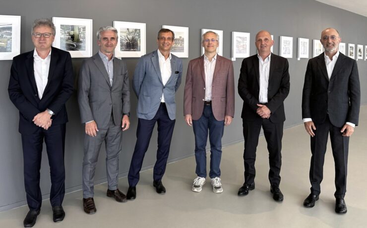 L’acquisition de Tecno Logica par le groupe SCM, opération notable intervenue à la veille de l’été sur le marché des machines pour la transformation du bois, renforce incontestablement le leadership du fabricant de Rimini (Italie) dans le secteur de l'usinage (de l'aluminium, des matériaux composites et du bois), où l’Italien est déjà présent avec ses marques Cms et Scm. Mirko Piasentin, PDG de Tecno Logica, reste actionnaire de la société.