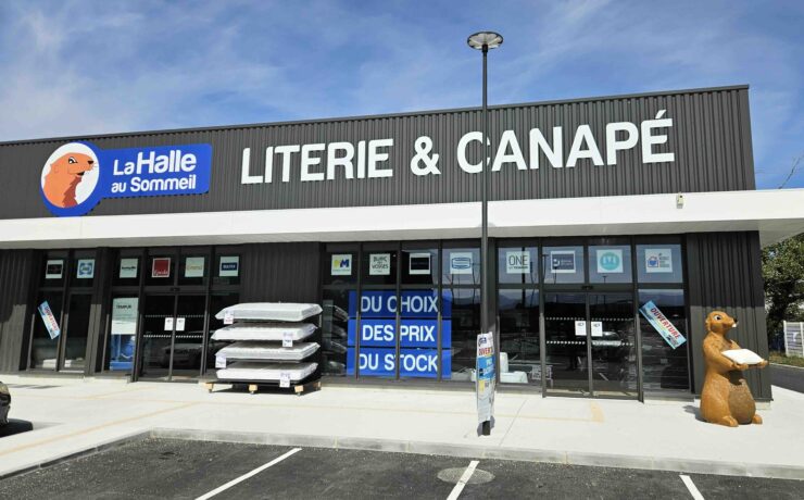L’enseigne à la marmotte, spécialiste de la literie et du canapé convertible, a entamé cette rentrée 2024-2025 avec deux nouvelles ouvertures, réalisées sur le mois de septembre, à Saint-Égrève (dans la région grenobloise) et à Castres (dans le Tarn). Deux belles surfaces, de respectivement 275 m2 et 450 m2, entièrement dédiées au sommeil et au confort.