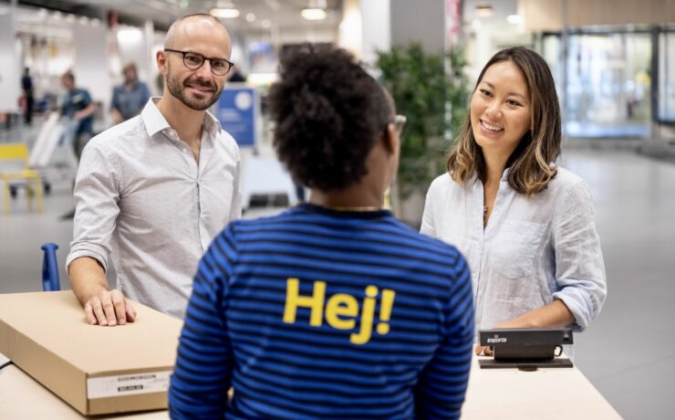 Ingka Group devient l'unique propriétaire d'Ikano Bank, l'un des prestataires de services financiers d'Ikea sur huit marchés, fondé en 1995 par un certain… Ingvar Kamprad, créateur d’Ikea. Avec cette acquisition, en tant que détaillant plus omnicanal que jamais, l’enseigne jaune et bleue renforce encore sa capacité à offrir des services financiers intégrés “abordables et accessibles” à ses clients.