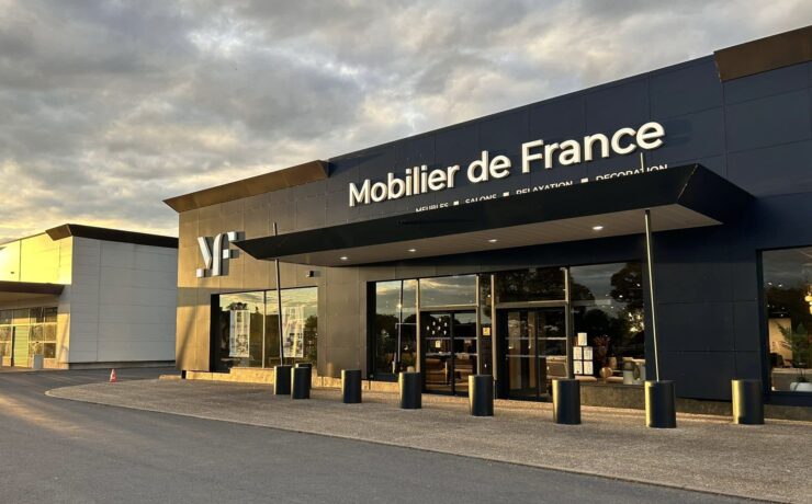 Ces cinq nouveaux points de vente portent la nouvelle scénographie Mobilier de France, destinée à sublimer au mieux les collections exclusives de l’enseigne. La direction du réseau affirme travailler d’arrache-pied afin de poursuivre l’expansion de l’enseigne, qui compte 109 magasins à ce jour et prépare d’ores et déjà d’autres inaugurations. Objectif : consolider sa place de “leader de l'ameublement moyen/haut de gamme en France”.