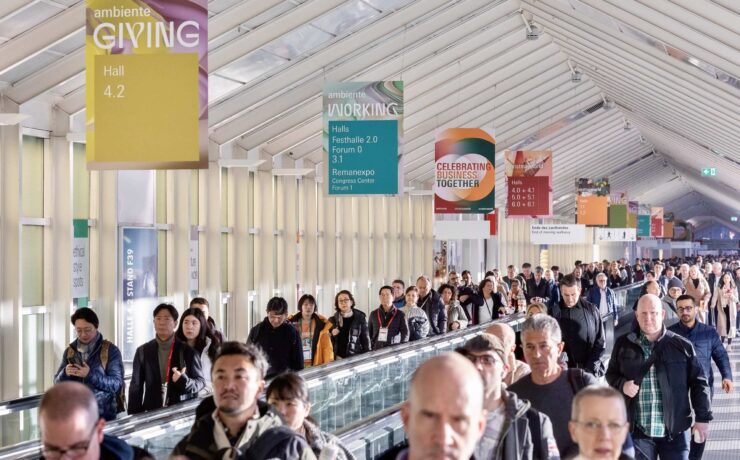 Aux côtés des événements spécialisés Christmasworld et Creativeworld, les organisateurs du prochain salon Ambiente soulignent que le rendez-vous francfortois mettra l'accent, en février 2025, sur la création de réseaux internationaux dans le domaine de l'hôtellerie. Dans ce contexte, à l’intention des hôteliers et acheteurs du contract, ils ont notamment élargi et internationalisé les contenus et services spécifiquement pensés pour cette cible de visiteurs.