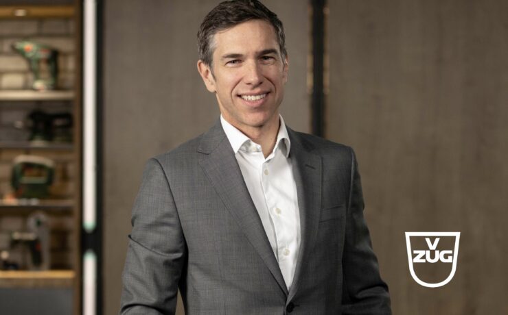 Christoph Kilian, membre du conseil d'administration de Robert Bosch Power Tools GmbH (outillage électroportatif) depuis le 1er janvier 2023, succédera à Peter Spirig le 1er avril 2025, après une période de passation de pouvoir en bonne et due forme. Sa mission : développer la stratégie commerciale du groupe V-Zug, tout en favorisant une croissance rentable en Suisse et à l'étranger.