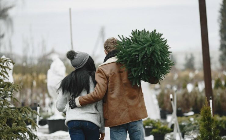 L’arrivée tardive du Black Friday, en toute fin de mois cette année, a eu un impact manifeste dans les évolutions de la fréquentation des points de vente : en baisse légère (de 0,3 %) sur les trente jours de novembre, son évolution a été très négative sur les trois premières semaines, avant de devenir très dynamique en toute fin de mois, à +11 % dans les centres commerciaux et +20 % dans les centres-villes.
