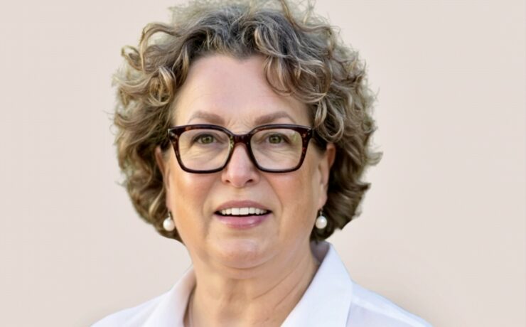 Kristina Lengyel rejoint Cyncly avec, à son actif, une solide expérience de direction dans les services aux professionnels, l'ingénierie et les organisations clients. Elle apporte son expertise en matière de stratégie de croissance, ayant précédemment supervisé le lancement de nouveaux produits logiciels et dirigé des équipes internationales de services et de réussite client. Elle a notamment occupé des postes de direction dans le domaine des solutions client chez OpenText, Salesforce et Ultimate Kronos Group.