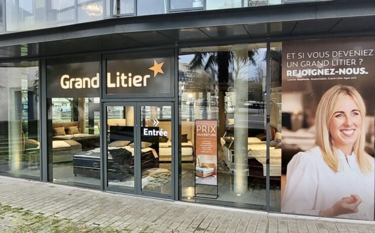 Olivier Tertre, adhérent Grand Litier depuis 2018 et déjà propriétaire de quatre magasins sous l’enseigne spécialiste literie en Bretagne, a choisi d’ouvrir son premier point de vente de centre-ville sur la commune de Rennes, au rez-de-chaussée de l’emblématique immeuble “Cap Mail”, dessiné par le célèbre architecte français contemporain Jean Nouvel.