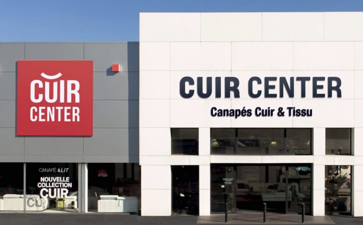 Roche Bobois SA enregistre un chiffre d’affaires de 95,2 M€ au premier trimestre 2025, en croissance de 1,1 % à changes courants. La dynamique commerciale a par ailleurs été très bonne sur ce début d’exercice, confirmant l’inflexion déjà visible fin 2024. Les prises de commandes ont en effet été très bien orientées, avec un volume d’affaires des magasins en propre en croissance de 6,1 %, à 108,7 M€ ; un record historique sur un seul trimestre, grâce à un excellent mois de mars, en particulier sur la zone États-Unis/Canada.