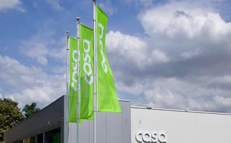 Au regard des critères exigés par la loi, les neuf offres de reprise déposées dans le cadre du redressement judiciaire de Casa France, examinées ce mercredi 11 juin par le tribunal de commerce de Bobigny, pourraient être jugées irrecevables. Le tribunal a également examiné la demande de conversion en liquidation judiciaire et son jugement sera rendu le 27 juin prochain.